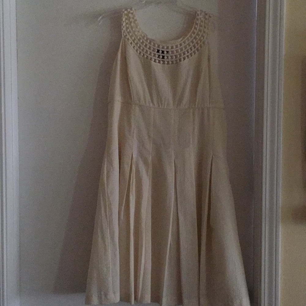 Sleeveless dress